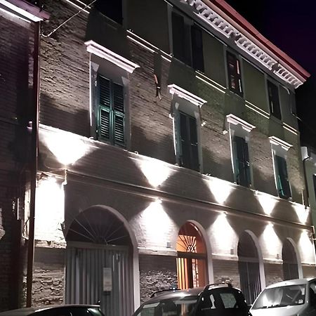 Monolocali Da Vinci Hotel Falconara Marittima Bagian luar foto