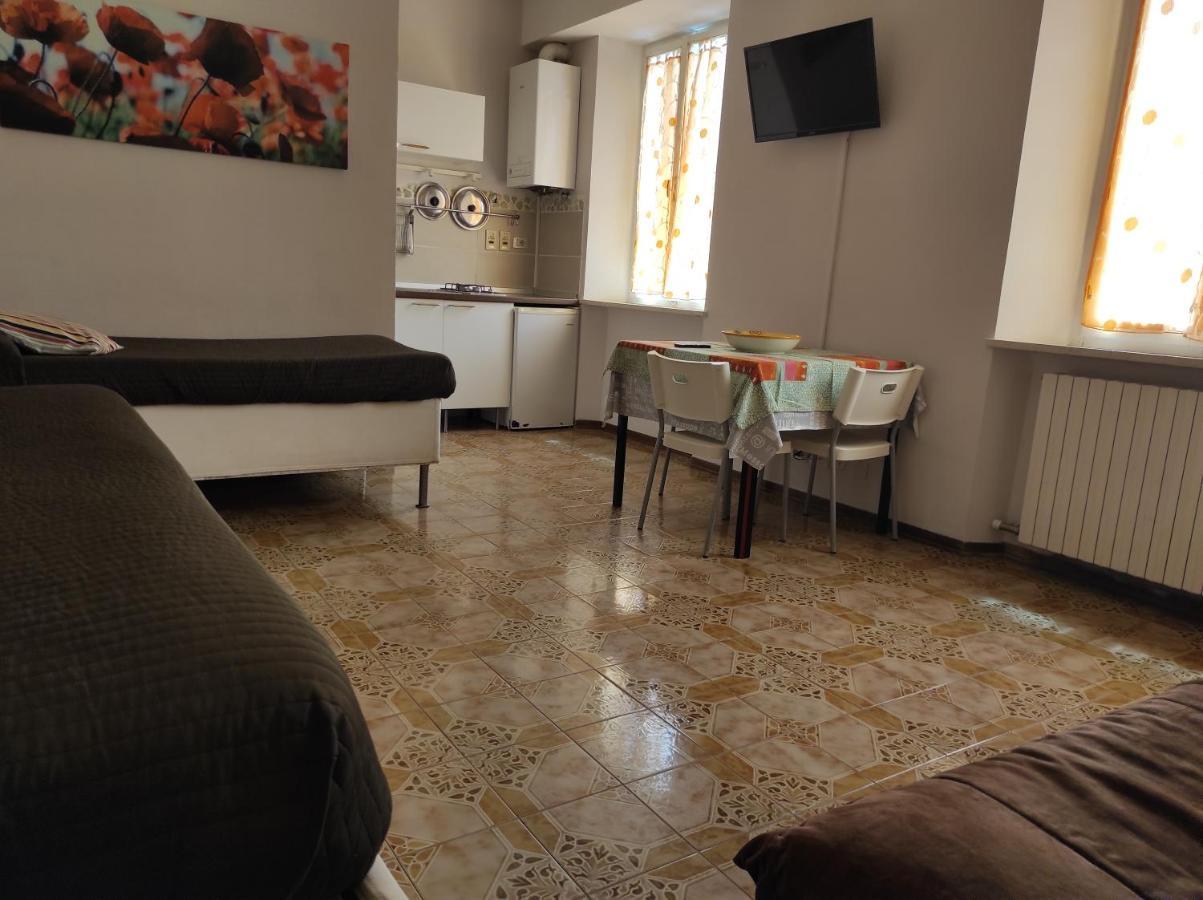 Monolocali Da Vinci Hotel Falconara Marittima Bagian luar foto